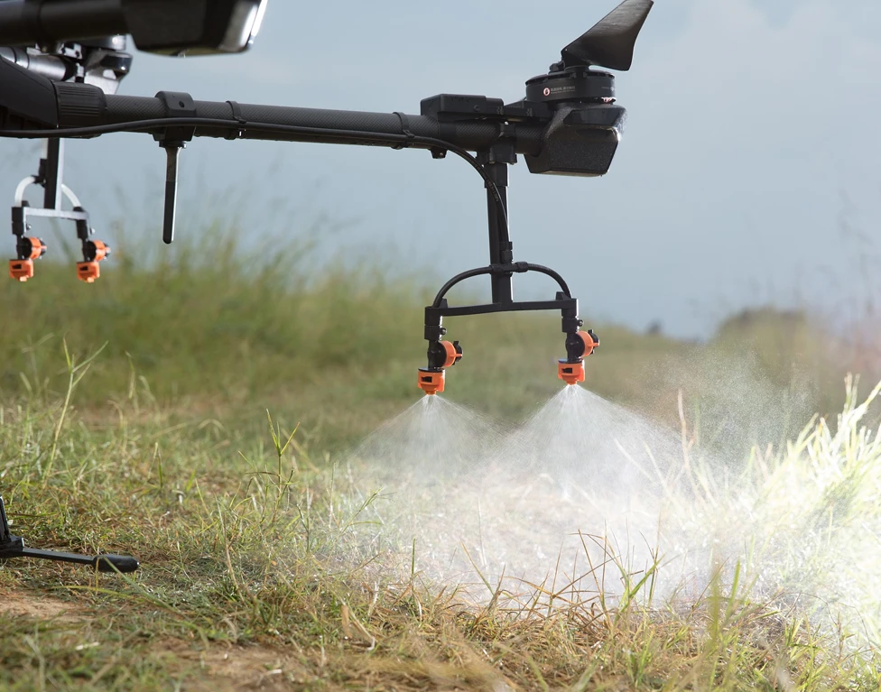 Especialistas en tratamientos fitosanitarios y fertilizantes con drones