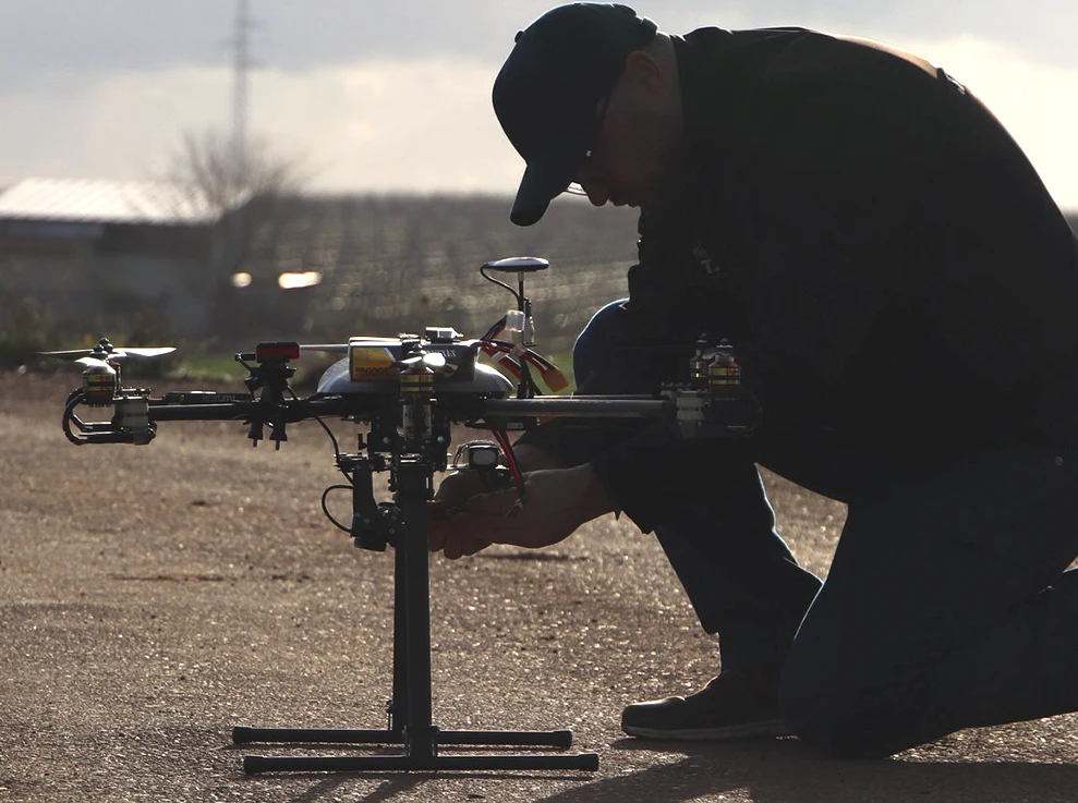 Especialistas en tratamientos fitosanitarios y fertilizantes con drones