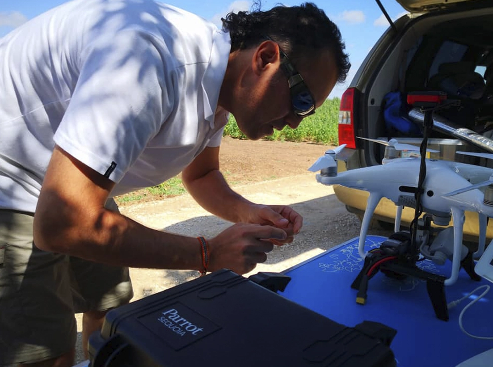 Especialistas en tratamientos fitosanitarios y fertilizantes con drones